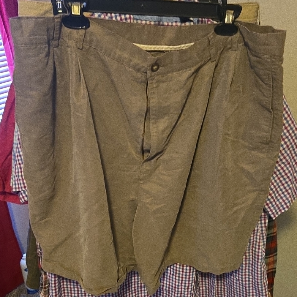 Classic Tan Men's Chino Shorts